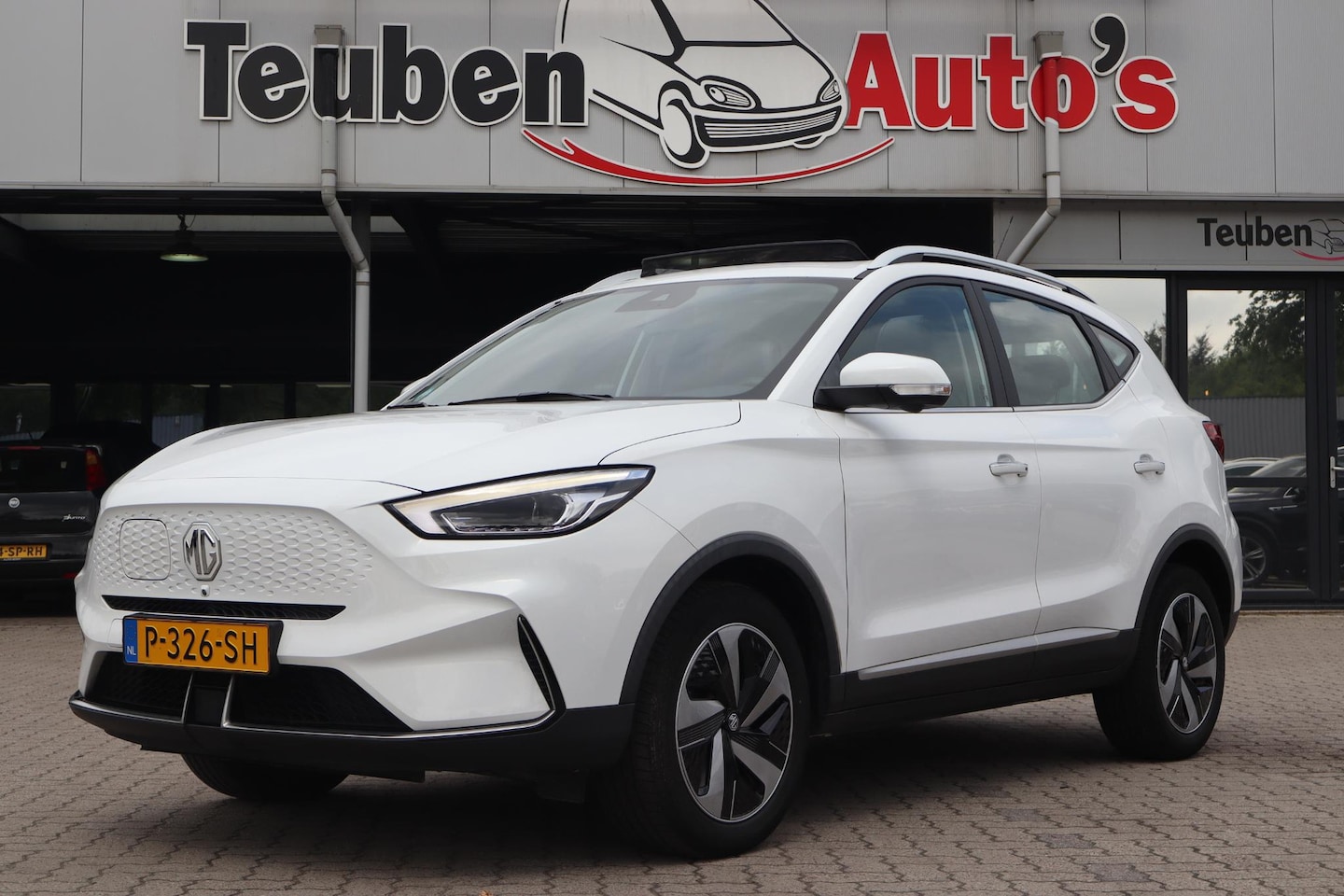 MG ZS - EV Standard Range Luxury 50 kWh | Adaptive Cruise | Panoramadak | 360 Camera - AutoWereld.nl