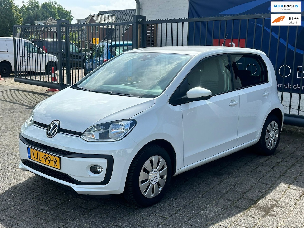 Volkswagen Up! - 1.0 / AIRCO / STOELVERWARMING / CAMERA / CRUISE CONTROL - AutoWereld.nl