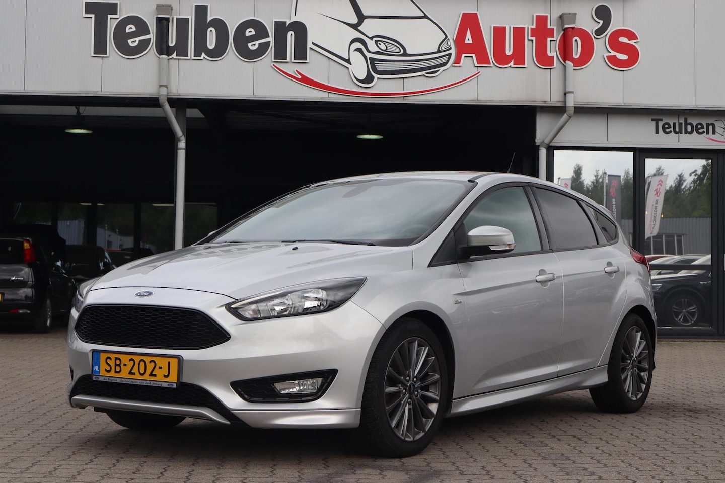 Ford Focus - 1.0 First Edition | ST-Line | Navigatie | Bluetooth | Cruise control | Uitstraling! - AutoWereld.nl