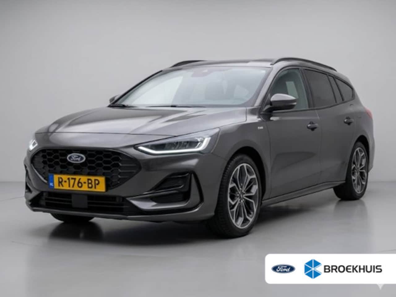 Ford Focus Wagon - 1.0 EcoBoost Hybrid ST Line X | 1e Eigenaar! | Dealer Onderhouden! | Winter Pack | Camera - AutoWereld.nl