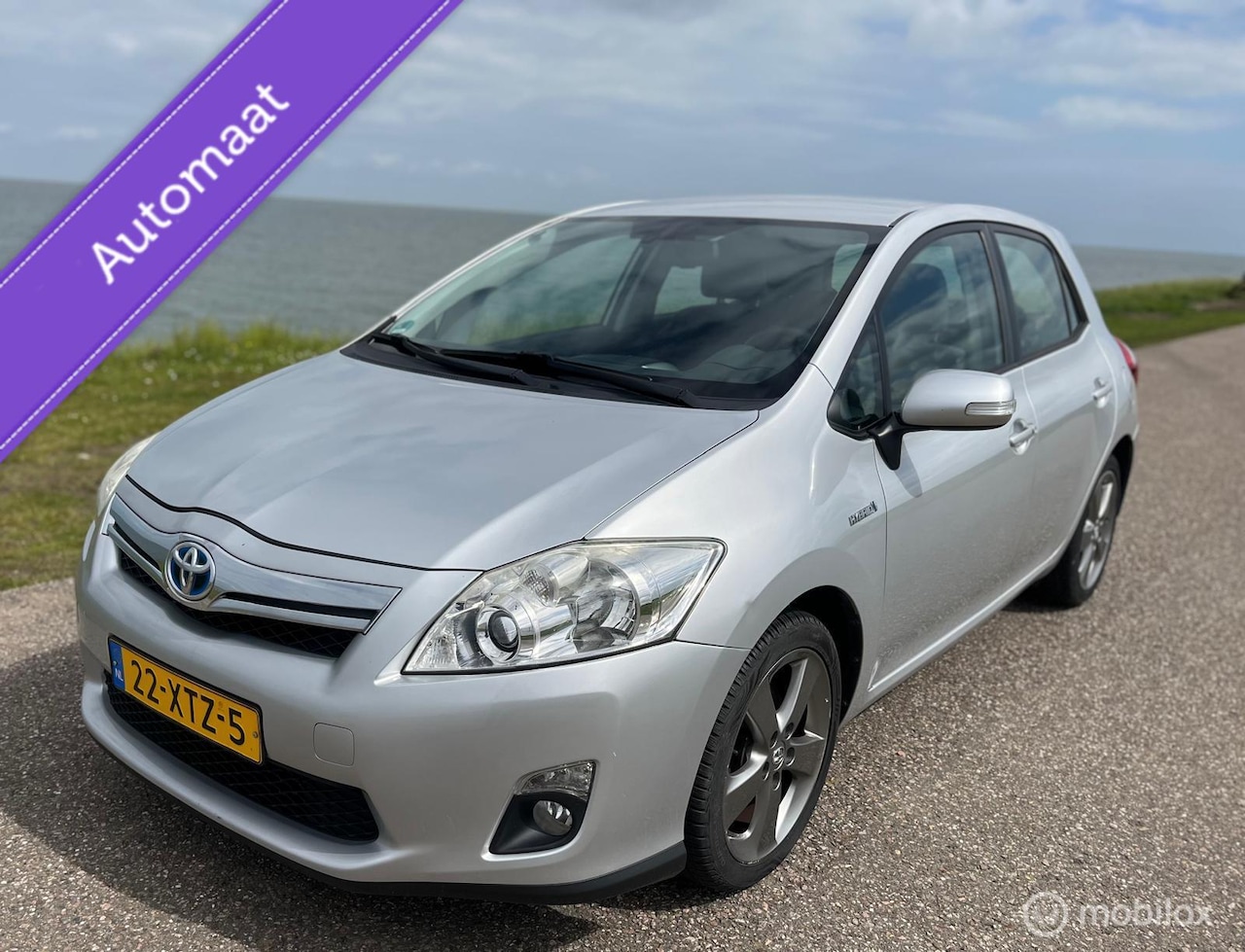 Toyota Auris - 1.8 Full Hybrid Executive Business 1.8 Full Hybrid Executive Business - AutoWereld.nl