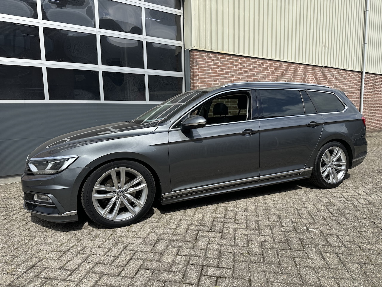 Volkswagen Passat Variant - 2.0 TDI 150pk Aut. Business Edition R Airco,Cruise,Pano,Navi,Leer/alca,Lmv,Enz - AutoWereld.nl