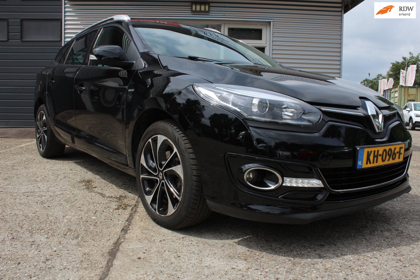 Renault Mégane Estate - 1.2 TCe GT-Line bose, AUTOMAAT, leder-elek-verwarmde stoelen, nw apk en beurt, 2x sleutel, - AutoWereld.nl
