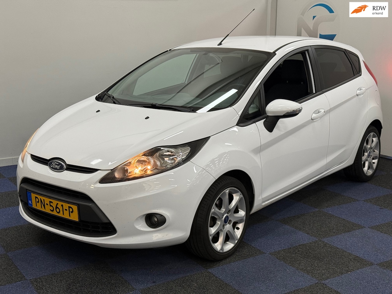 Ford Fiesta - 1.25 Trend / NETTE AUTO / NIEUWE APK / RIJDT SCHAKELT GOED - AutoWereld.nl