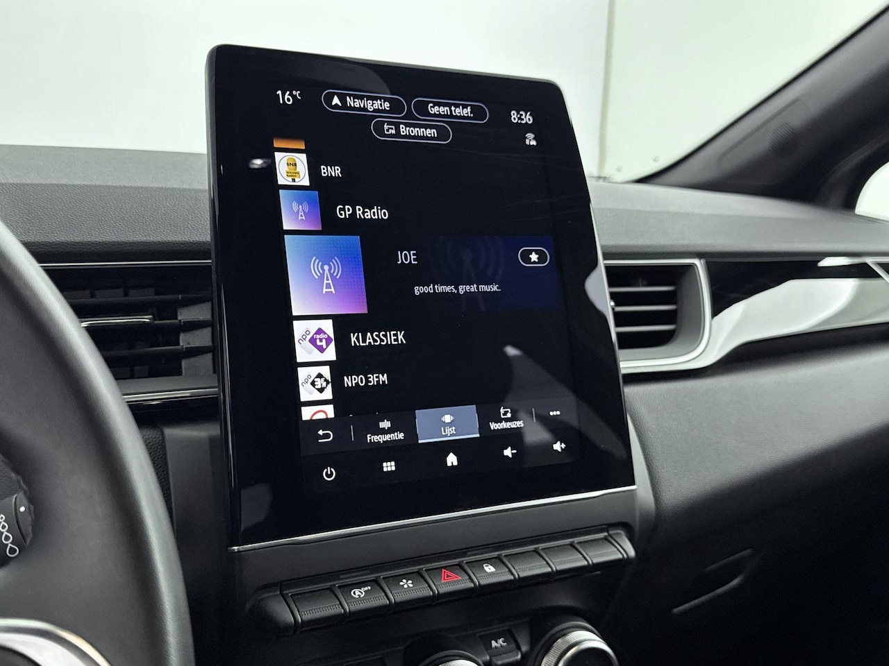 Renault Captur - 1.3 Mild Hybrid SL Rive Gauche 140PK | Navigatie 9,3'' | Digital Display | Achteruitrijcam - AutoWereld.nl