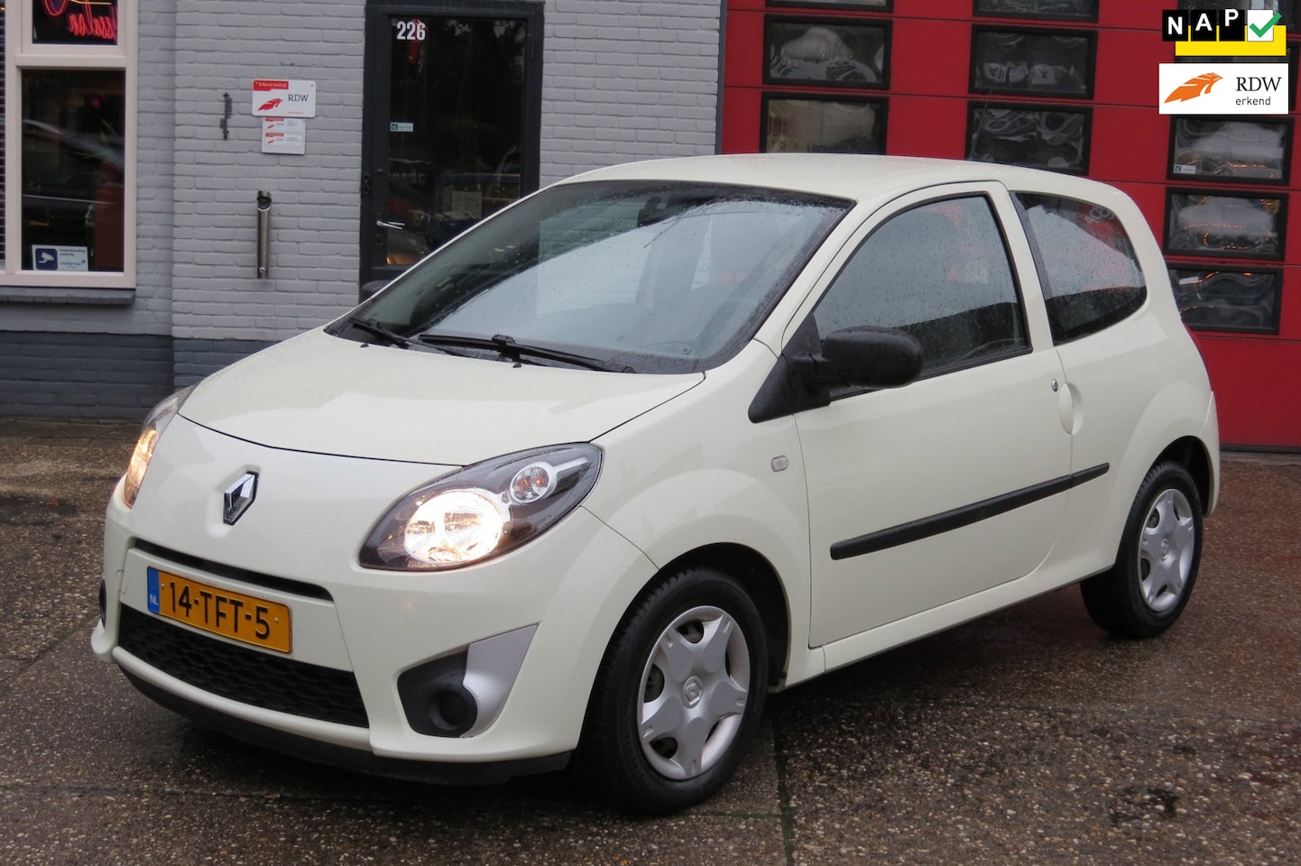 Renault Twingo - 1.2-16V Authentique 1.2-16V Authentique , 125.000 KM , Nwe APK - AutoWereld.nl