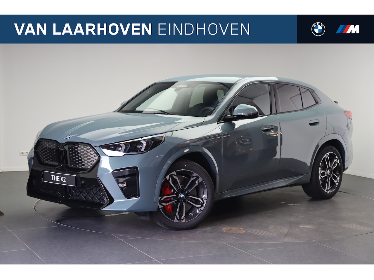 BMW iX2 - eDrive20 M Sport / Sportstoelen / Achteruitrijcamera / M Adaptief onderstel / Comfort Acce - AutoWereld.nl