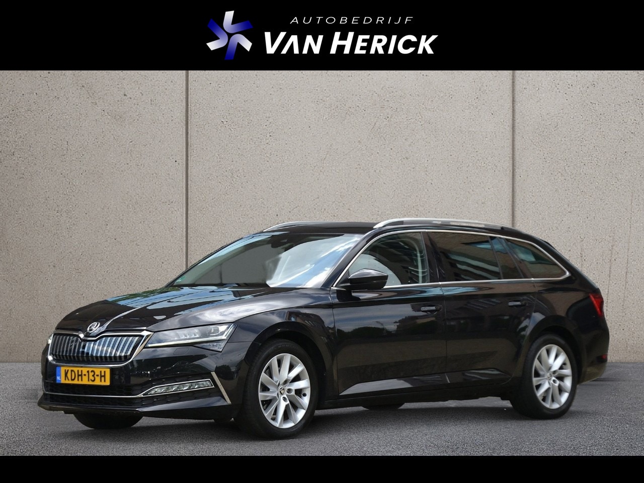 Skoda Superb Combi - 1.4 TSI iV 218PK Style | ACC | LED Matrix | Stoelverwarming | BTW - AutoWereld.nl