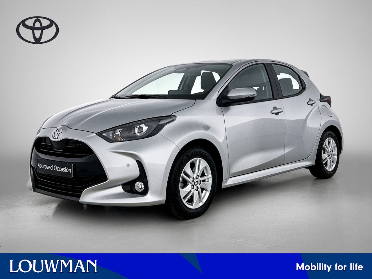 Toyota Yaris - 1.5 Hybrid 115 Active + | BTW voertuig | Stuur en stoelverwarming | Parkeersensoren voor+a - AutoWereld.nl
