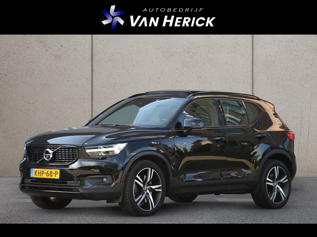 Volvo XC40 - 1.5 T5 Recharge R-Design | Panoramadak | Harman Kardon | 360 Camera - AutoWereld.nl