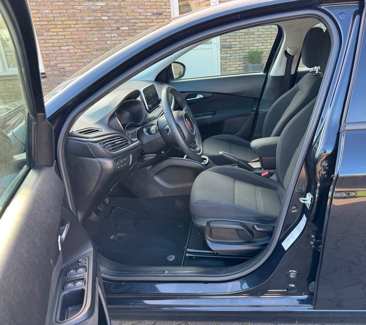 Fiat Tipo - 1.4 16v Lounge Bj 2016 Zeer nette auto - AutoWereld.nl