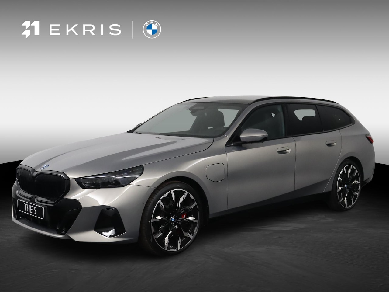 BMW 5-serie Touring - 550e xDrive | M Sportpakket Pro | Innovation Pack | Travel Pack | Comfort Pack | Panoramad - AutoWereld.nl
