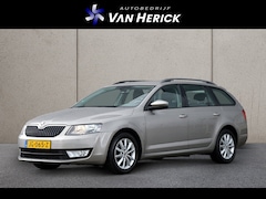 Skoda Octavia Combi - 1.4 TSI 150PK Automaat | Navigatie | Trekhaak