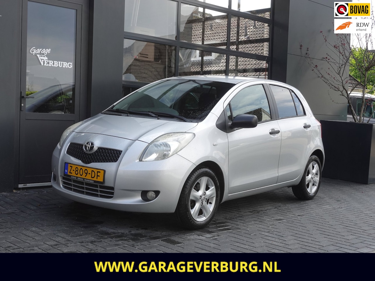 Toyota Yaris - 1.3 VVTi Terra (Airco,Lichtmetalen velgen) - AutoWereld.nl