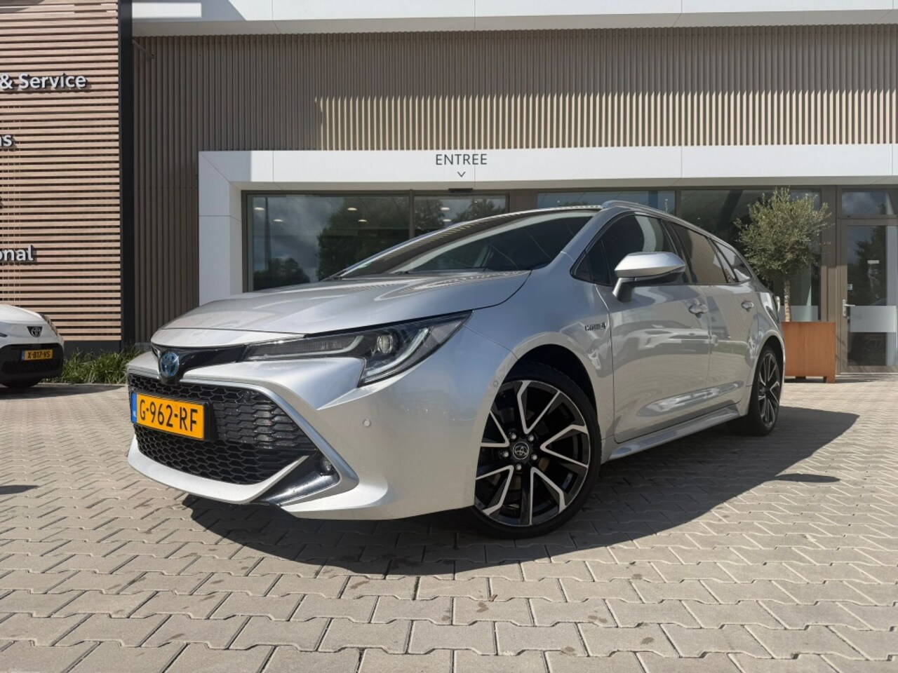 Toyota Corolla Touring Sports - 2.0 Hybrid Bus. Sport. | Trekhaak | JBL | Elek. achterkl. | - AutoWereld.nl
