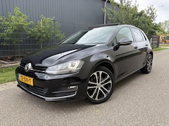 Volkswagen Golf - 1.6 TDI Connected Series / PANORAMADAK / NAVI / CRUISE