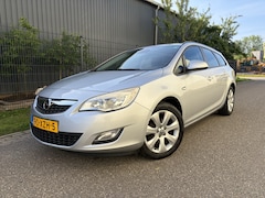 Opel Astra Sports Tourer - 1.4 Cosmo / NAVI / AIRCO / CRUISE