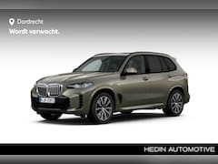 BMW X5 - xDrive50e M-Sport | Driving Assistant Professional | Panorama | Harman Kardon | Trekhaak |
