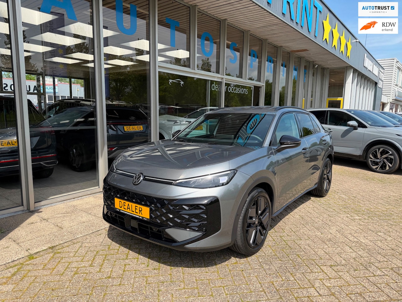 Volkswagen T-Roc - 1.5 TSI R-Line 150PK / ACHTERUITRIJCAMERA / ELEKT ACHERKLEP - AutoWereld.nl