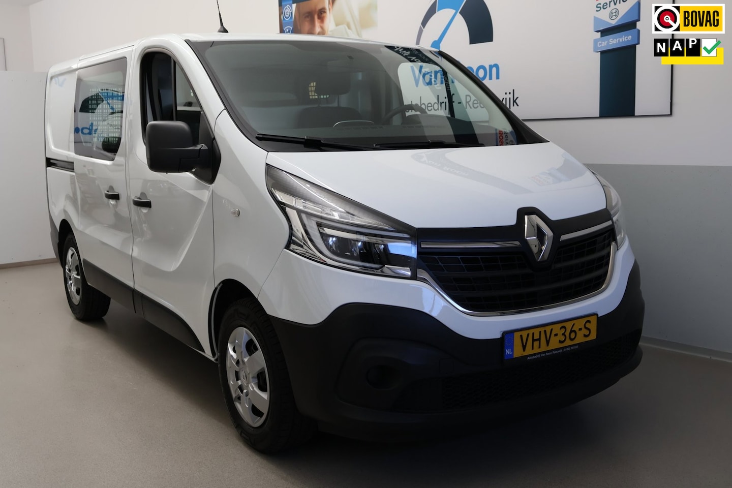 Renault Trafic - 2.0dCi 120Pk #2x Schuifdeur! #Nieuwstaat! #4Seiz. Banden! #Trekhaak! #Navi! #Airco! #T29 L - AutoWereld.nl