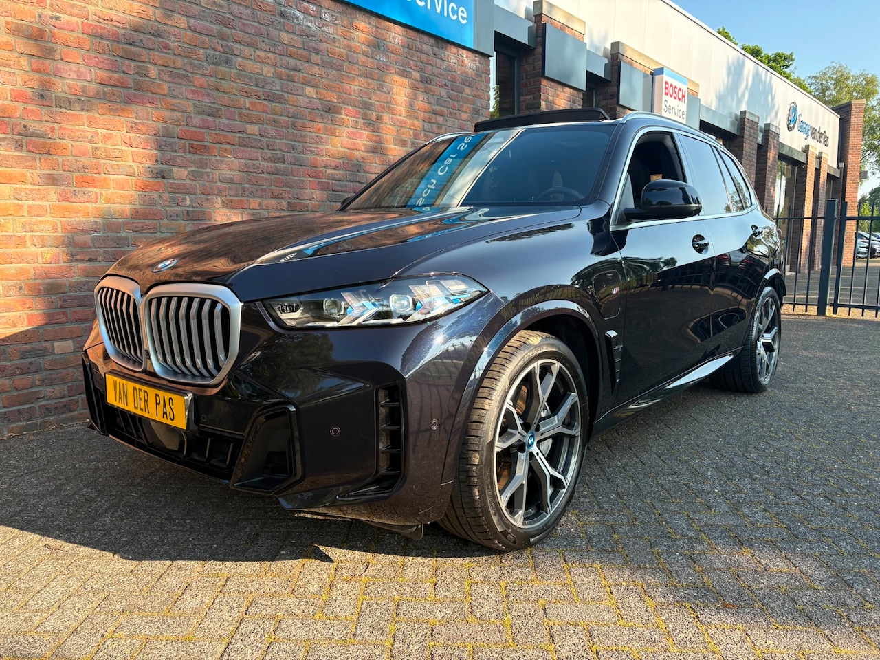 BMW X5 - XDrive 50e M-sport|Sky Lounge|Harman Kardon|Driving assistant - AutoWereld.nl