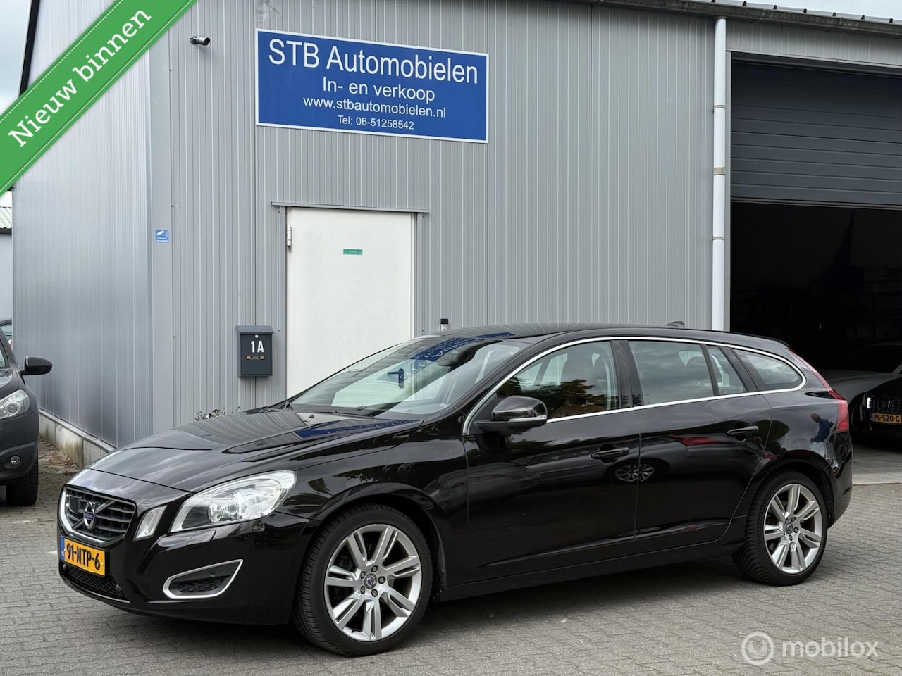 Volvo V60 - 2.0T Summum 2.0T Summum, Adaptieve Cruise, Netjes - AutoWereld.nl