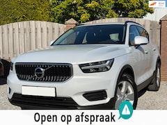 Volvo XC40 - 1.5 T2 Momentum P SENSOREN LICHTMETALEN VELGEN CLIMA CARPLAY