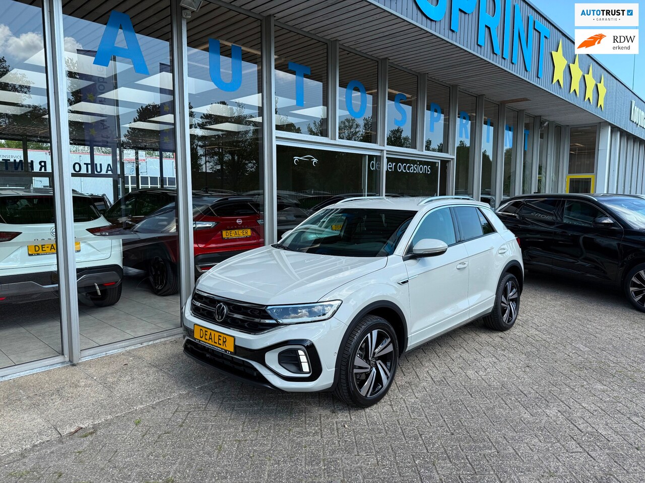 Volkswagen T-Roc - 1.5 TSI R-Line Edition 150PK / ACHTERUITRIJCAMERA / ELEKT ACHERKLEP - AutoWereld.nl