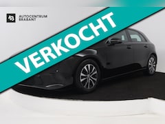 Mercedes-Benz A-klasse - 180 Business Solution (ACHTERUITRIJCAMERA, CRUISE CONTROL, NAVIGATIE, PARKEERSENSOREN)