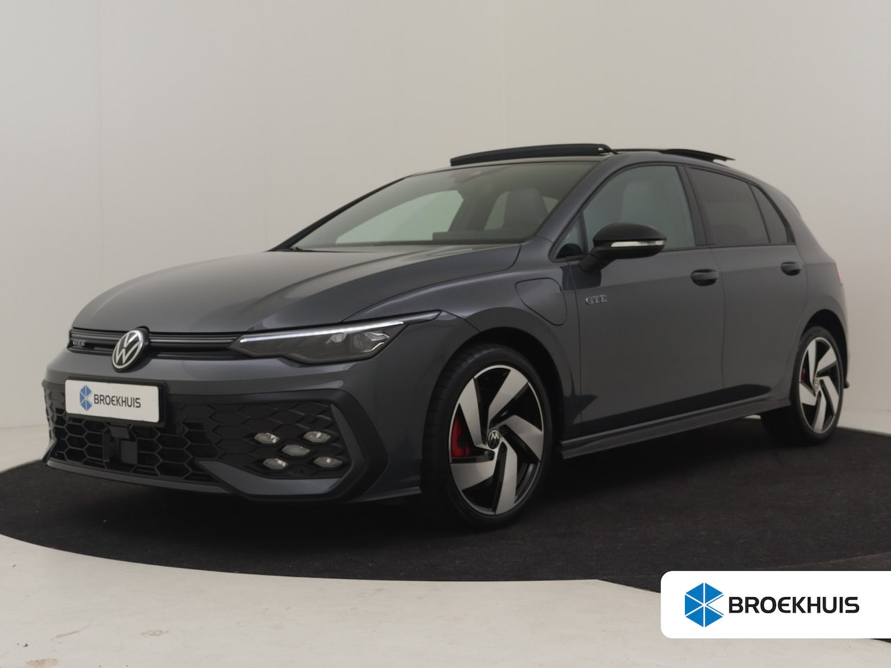 Volkswagen Golf - 1.5 eHybrid GTE 272PK DSG/AUTO | Glazen panorama-dak | Head-up Display | Trekhaak Uitkl - AutoWereld.nl
