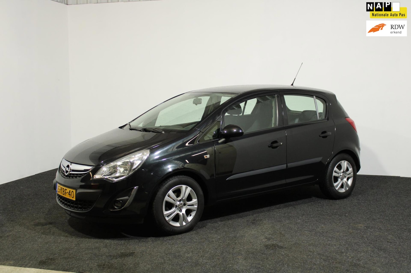 Opel Corsa - 1.2-16V Berlin · Compact · Zuinig · Stijlvol· Trekhaak · Airco· Nwe APK en afleveringsbeur - AutoWereld.nl