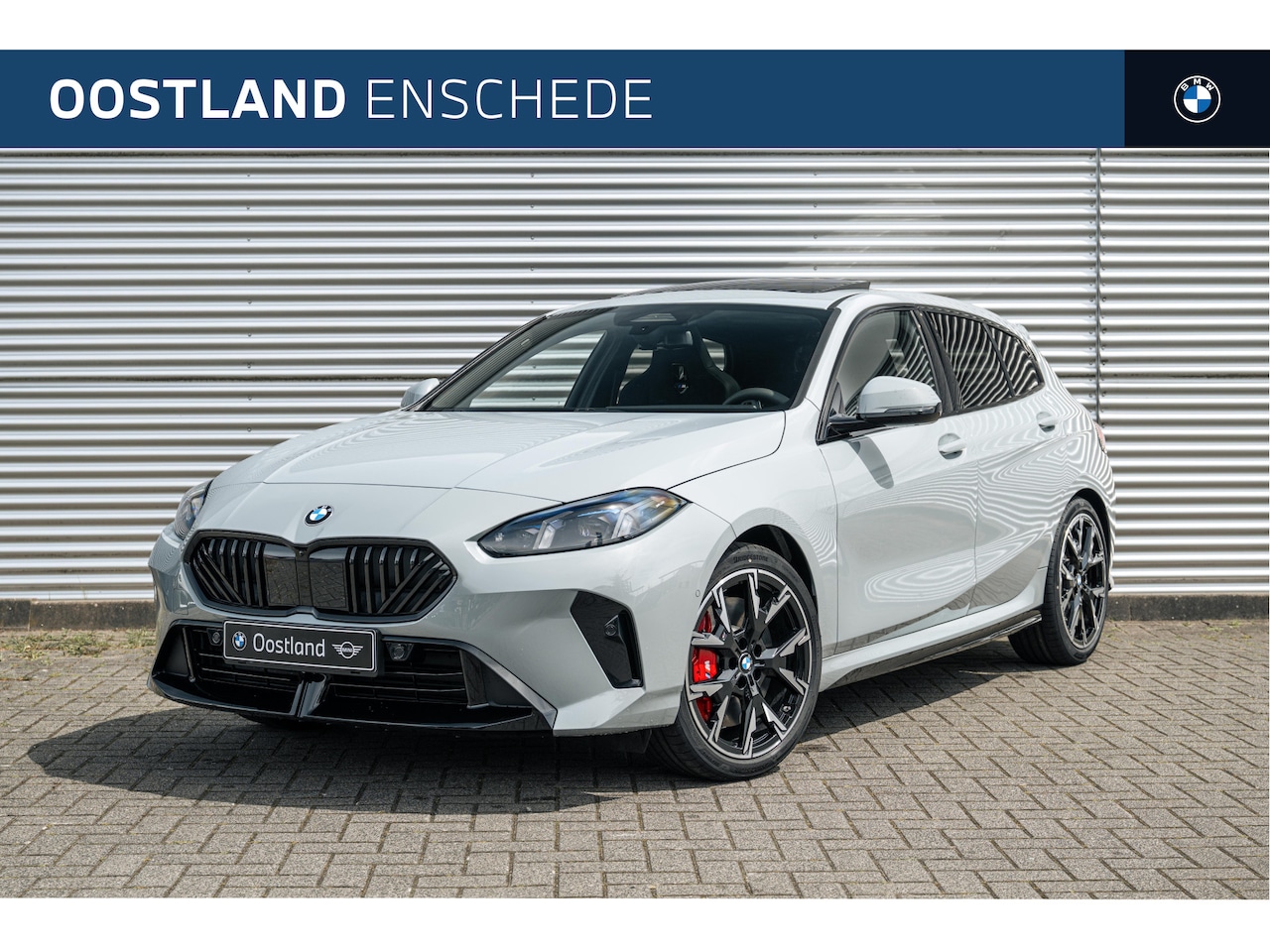 BMW 1-serie - 120 M Sport Automaat / Panoramadak / Sportstoelen / Comfort Access / Achteruitrijcamera / - AutoWereld.nl