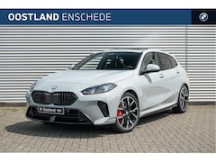 BMW 1-serie - 120 M Sport Automaat / Panoramadak / Sportstoelen / Comfort Access / Achteruitrijcamera /