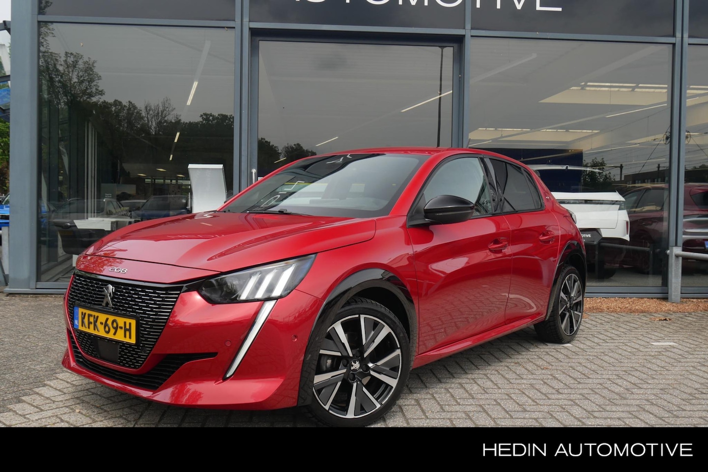 Peugeot 208 - 1.2 GT 100pk Turbo Automaat | PDC V+A | Camera | Navigatie | Apple Carplay/Android Auto | - AutoWereld.nl