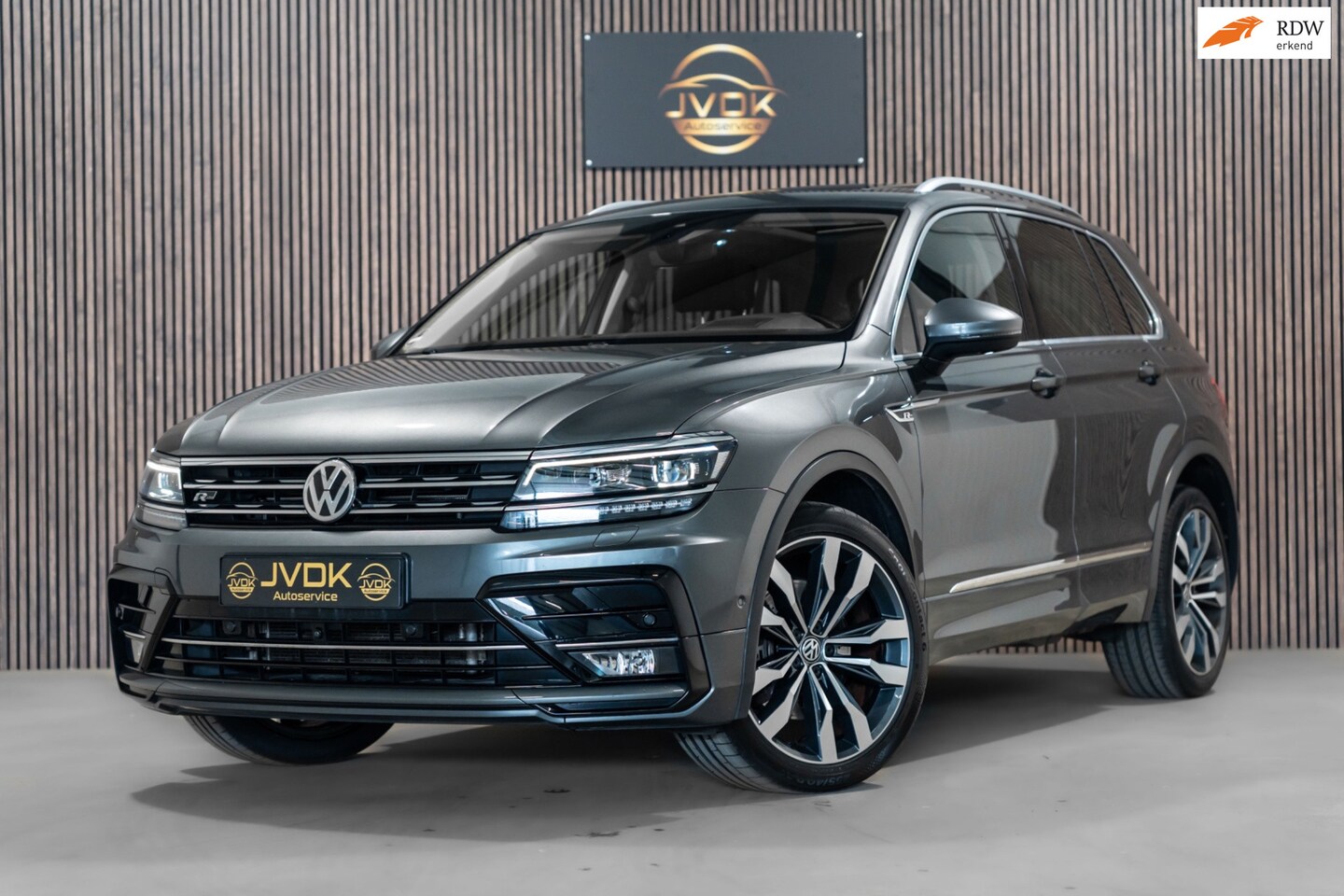 Volkswagen Tiguan - 2.0 TSI 4Motion Highline DSG Pano 360 Camera Led - AutoWereld.nl