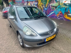 Honda Jazz - 1.4 LS digitale airco elektrische ramen zeer leuke auto boeken aanwezig fijne ruime auto