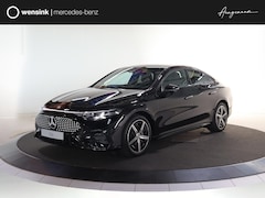 Mercedes-Benz CLA-Klasse - 200 Business Solution AMG 58 kWh | Panoramadak | Premium Pakket | Superscreen | Trekhaak |