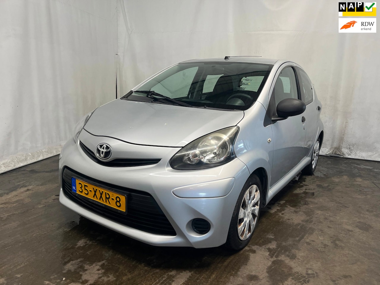 Toyota Aygo - 1.0 VVT-i Comfort - Schade - AutoWereld.nl