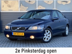 Volvo S60 - 2.4 | Trekhaak | Cruise | Navi | Clima