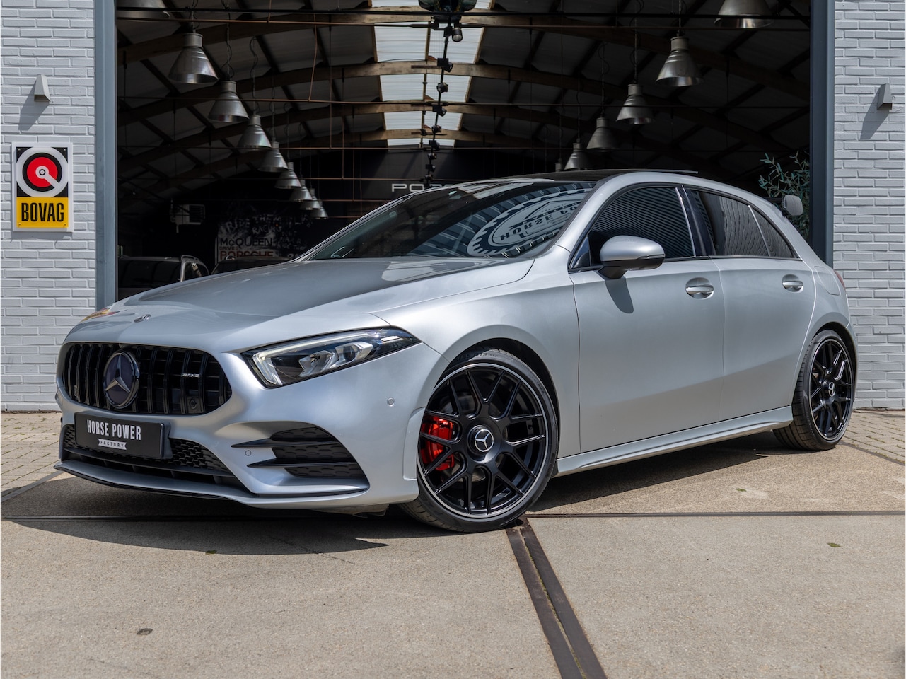 Mercedes-Benz A-klasse - 200 Launch Edition Premium Plus AMG *A35 Look | VOL | Pano | Burmester | 360 cam | Memory - AutoWereld.nl