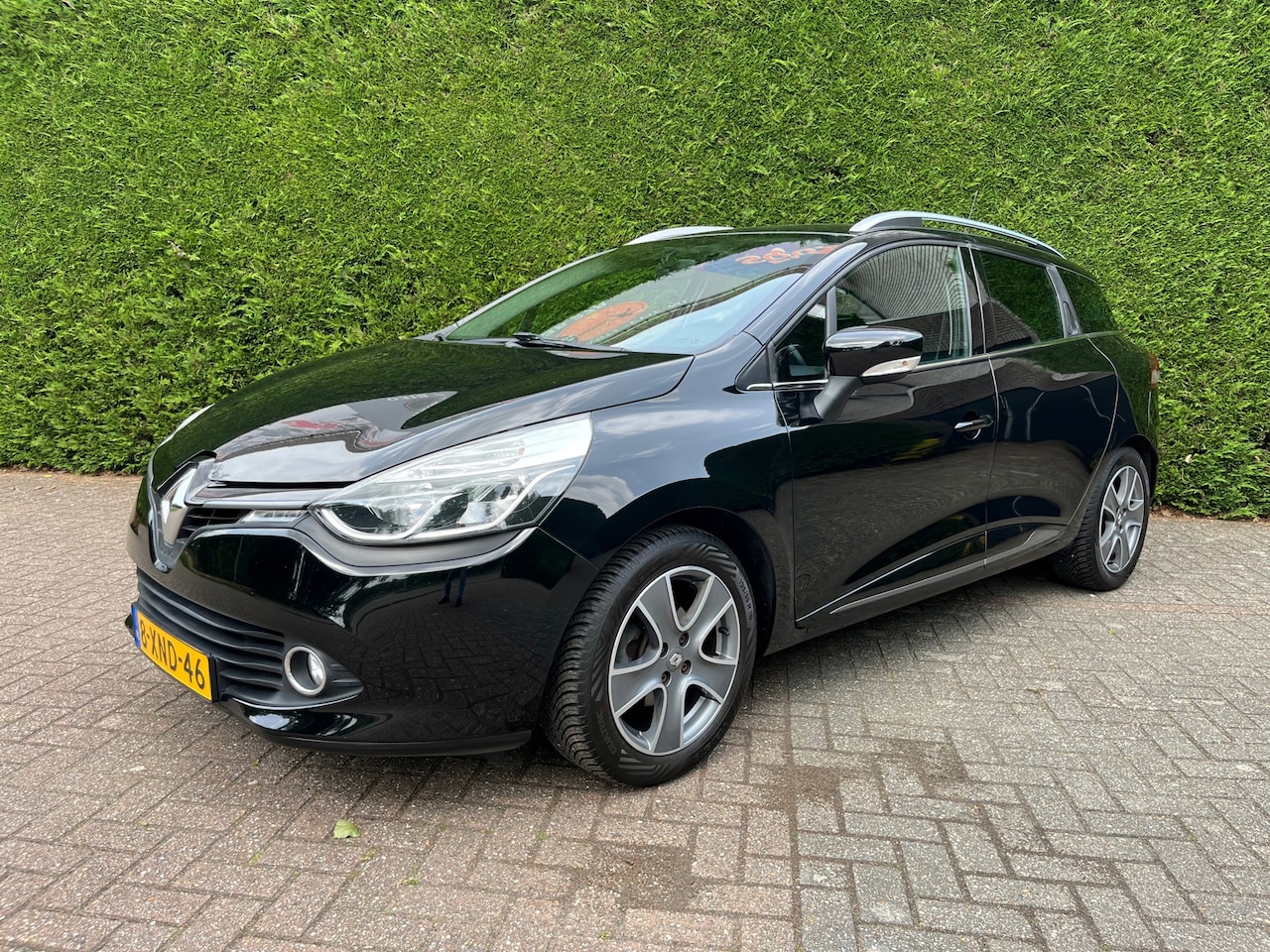 Renault Clio Estate - 0.9 TCe Night&Day, Navi, PDC, Trekhaak, Cruise, Dakdragers ! - AutoWereld.nl