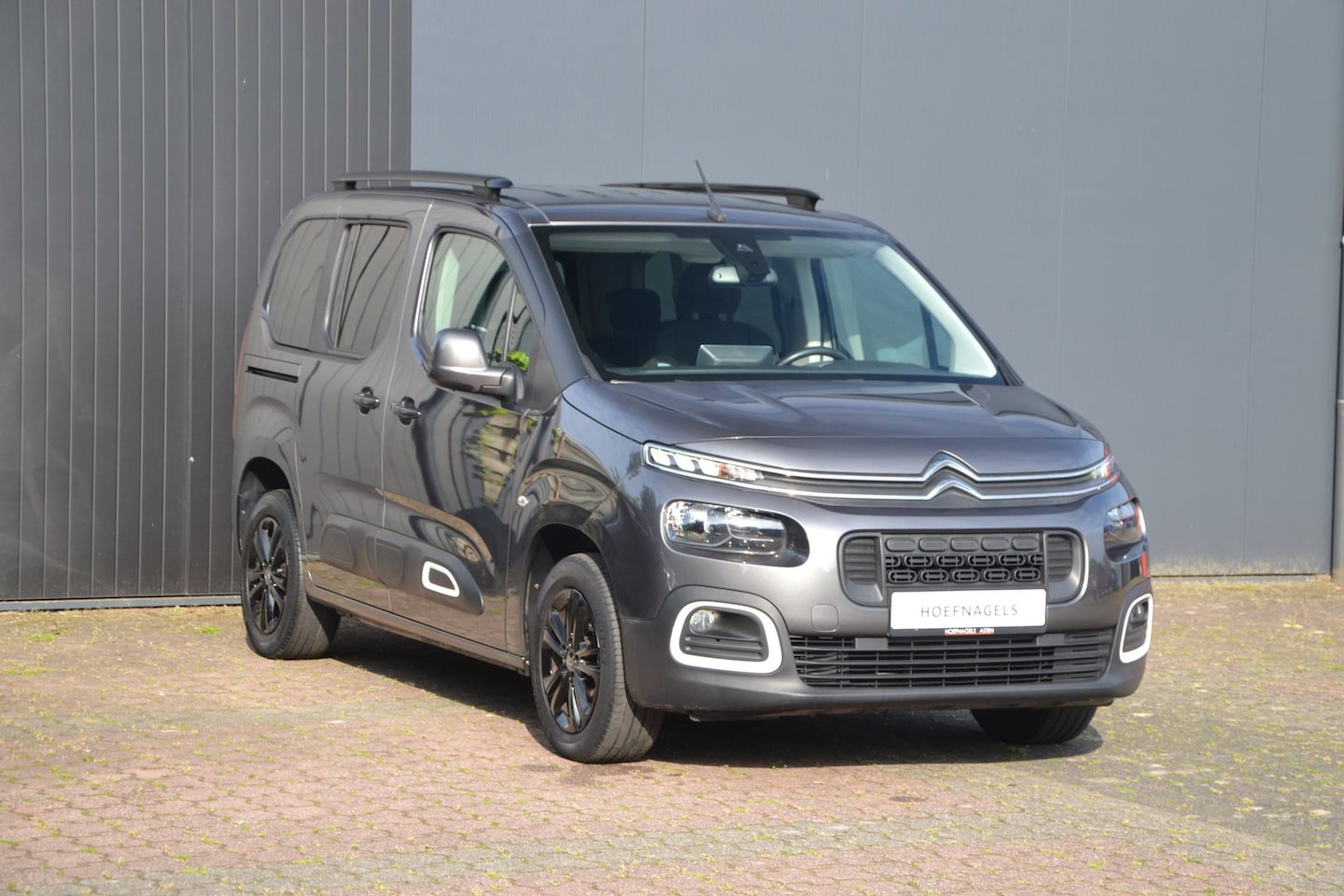 Citroën Berlingo - 1.2 130 PK Turbo Shine * Automaat * Nav * Dakrails * - AutoWereld.nl