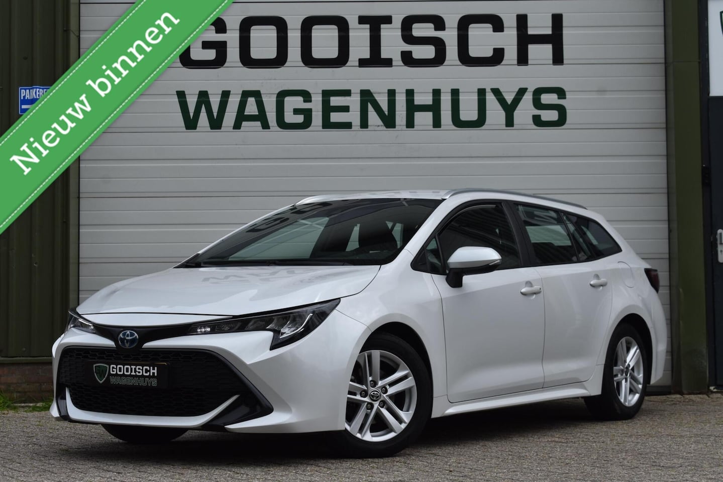 Toyota Corolla Touring Sports - 1.8 Hybrid Business | Camera| Carplay | - AutoWereld.nl