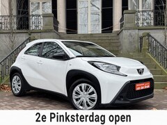 Toyota Aygo X - 1.0 VVT-i MT Premium CarPlay Camera Cruise/Adaptief Stop&Go Airco Nw Model