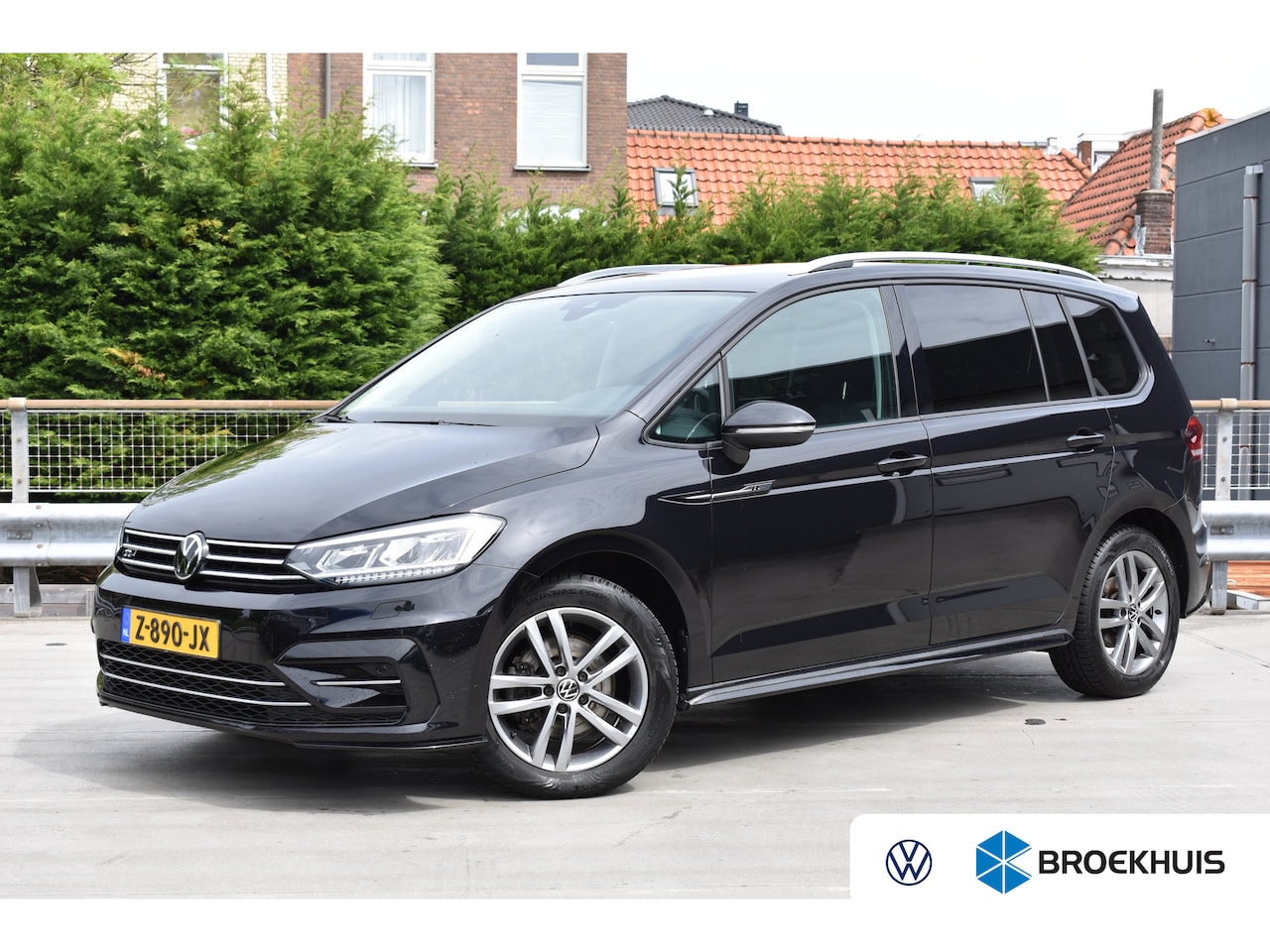 Volkswagen Touran - 1.5 TSI Highline 7p ACC | Climate Control | Apple Carplay & Android Auto | Achteruitrijcam - AutoWereld.nl