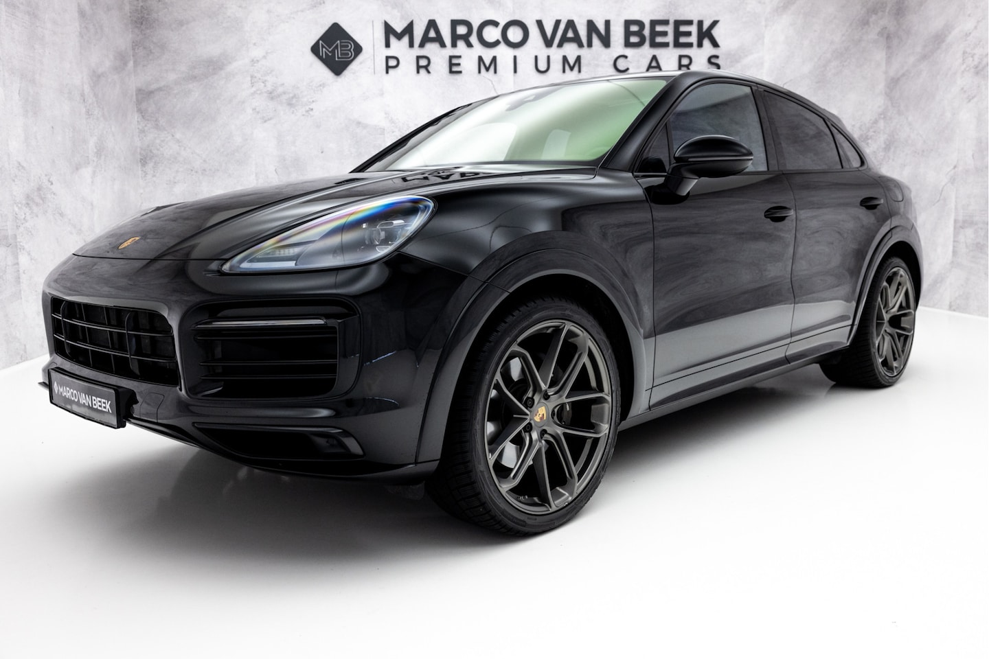 Porsche Cayenne Coupé - 3.0 E-Hybrid Platinum Edition | SportDesign | Pano | Sportuitlaat | 22" - AutoWereld.nl