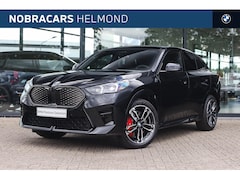 BMW iX2 - eDrive20 M Sport / Panoramadak / Trekhaak / Sportstoelen / M Adaptief onderstel / Comfort