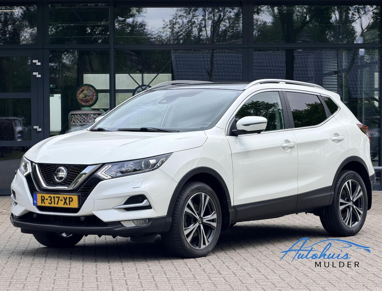 Nissan Qashqai - 1.3 DIG-T Business Edition | Panoramadak | Trekhaak | Apple CarPlay | 360 Camera - AutoWereld.nl