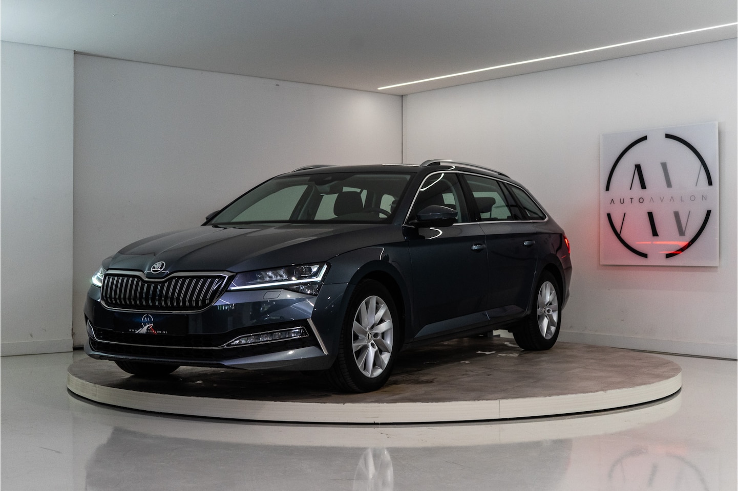 Skoda Superb Combi - 1.4 TSI iV Business Edition Plus 218PK | Crystal | Elektr. Stoelen+Memory | ACC | Stoelver - AutoWereld.nl