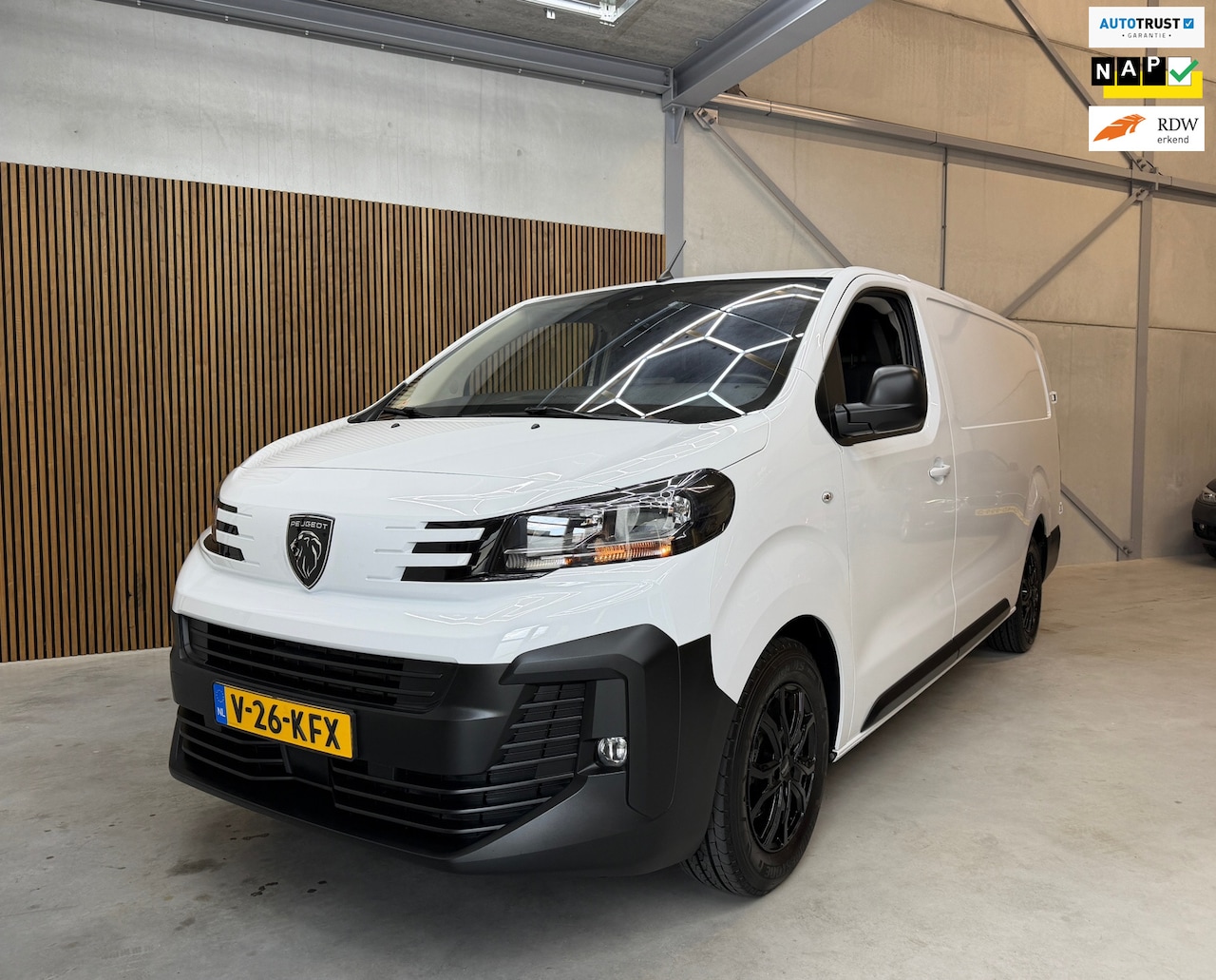 Peugeot Expert - 2.0 BlueHDi 145 PK S&S L3 AUTOMAAT | ORGINEEL NEDERLANDS | CARPLAY | 2500 KG TREKHAAK | - AutoWereld.nl